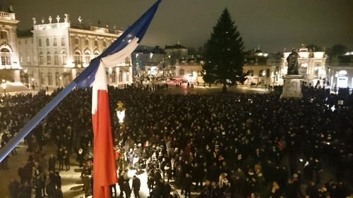 Ville de Nancy - #JeSuisCharlie - 2.500 personnes réunies pour #CharlieHebdo