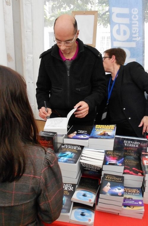 Ville de Nancy - Bernard Werber  au Livre sur la place 2013