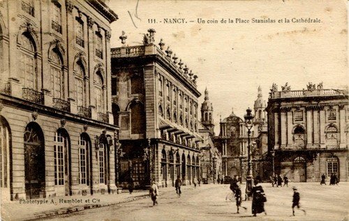 Ville de Nancy - Carte postale de la cathédrale depuis la place Stanislas